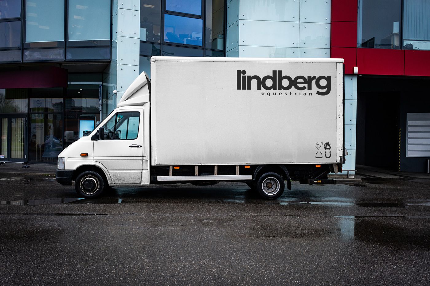 Finanzierung von Reitsport Artikeln, Sattelschränke, Turnierschränke für Dressur oder Springreiter